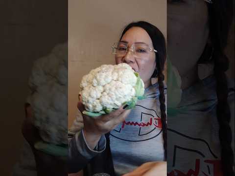 HOW I EAT CULIFLOWER #everyone #mukbang #shortsfeed #viralvideo #bigmouth #challenge