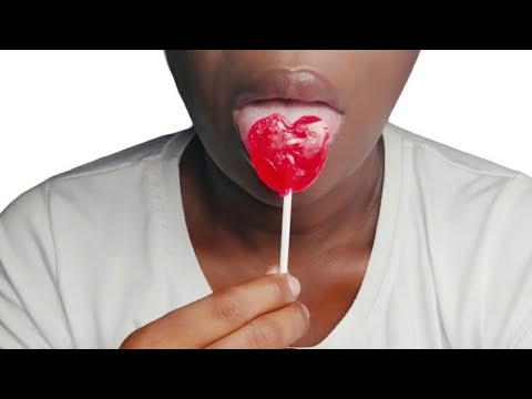 ASMR💖 SONIDOS DE LAMIENDO👅 UNA CHUPETA💦  DE CORAZÓN❤️ MOUTH SOUNDS LOLLIPOP 🍭