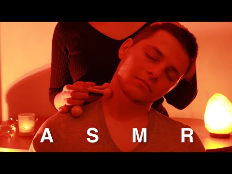 ASMR CON IL MIO RAGAZZO | MASSAGGIO VISO, SPALLE E TESTA con gua sha | ASMR ITA