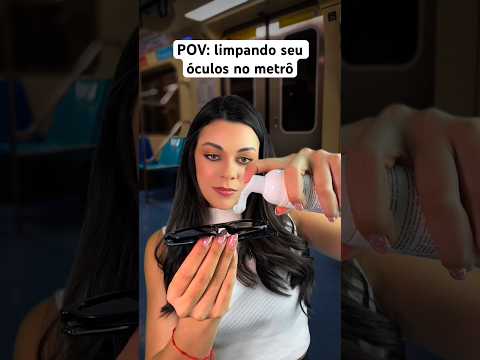 POV: limpando seu óculos no metrô #asmr #humor #comedia #shorts