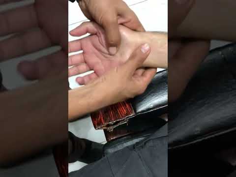 #armsmassage #handsmassage #streesrelief #calmvibes #healingtouch #lahoribarber #pakistanimassage
