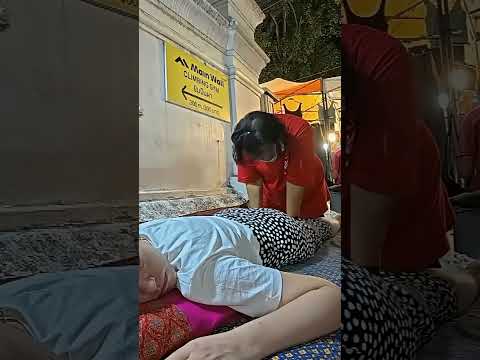Fabuloso masaje callejero en un mercado de Tailandia #relax #massage #short