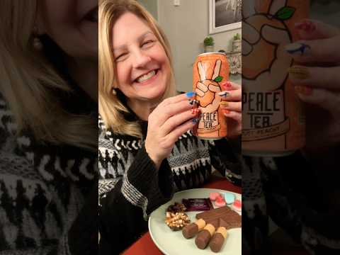 ASMR 💝 My 8pm Snack Plate for Movie Night #asmr #chocolate #asmrsnacks #snackplate #desserts ⭐️