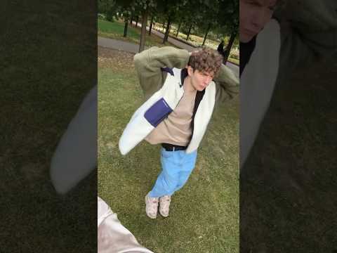 Тянки попами трясут