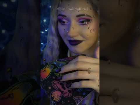 Beeswax ASMR  #asmr #asmrtriggers #tapping #satisfyingasmr #relaxingasmr #beeswaxasmr