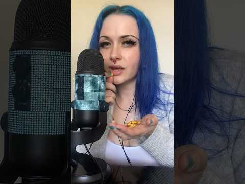 delicious. crunchy. corn 🌽 #asmr #eatingsounds #asmreating