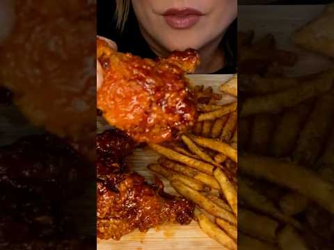 Trying Popeyes Wings #asmr #food #yummyfood #popeyes