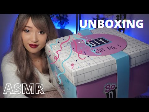 ASMR 📦 UNBOXING - J'ai reçu un énorme colis ! 😱