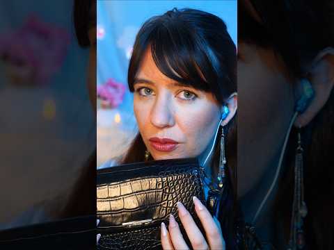 ASMR what's in your bag ?