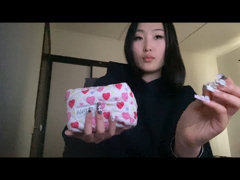 asmr whats in my makeup bag.
