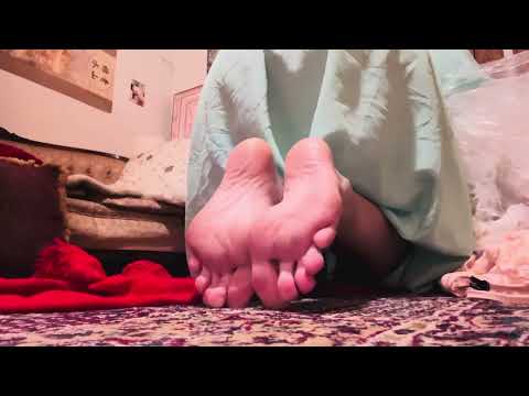 ASMR rummaging in barefeet with lace from the backside
