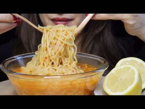 ASMR RAMEN NOODLES SOUPY KIMCHI LEMON SLURPING MUKBANG #asmr #mukbang #ramen #noodles #kimchi #soup