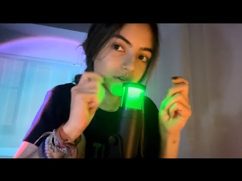 ASMR// te acompaño y hablamos en un momento difícil