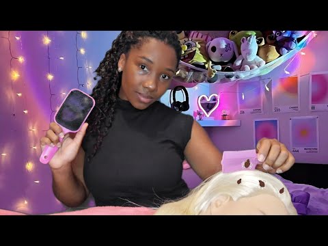 ASMR ROLEPLAY - AMIGA TIRA PIOLHOS DO SEU CABELO NO SEU QUARTO PARA DORMIR 😴 (asmr com sussurros) 