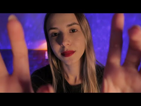 ASMR - SONS E MOVIMENTOS COM AS MÃOS + SONS DE BOCA PARA DORMIR BEM..