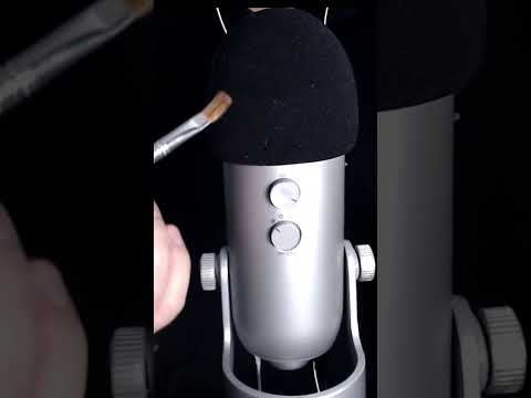 ASMR - BRUSH SOUNDS