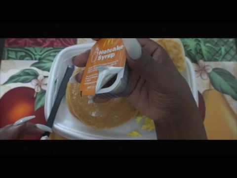 EAT WITH ME BREAKFAST MUKBANG/ASMR Mcdonalds