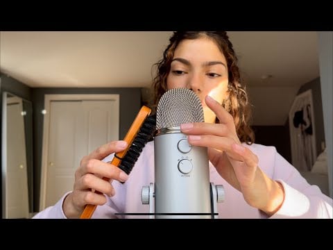 Ambers ASMR: (LOUD ASMR) ~ mic tapping, brushing sounds, mic gripping + straching SUPER TINGLY!!!!!