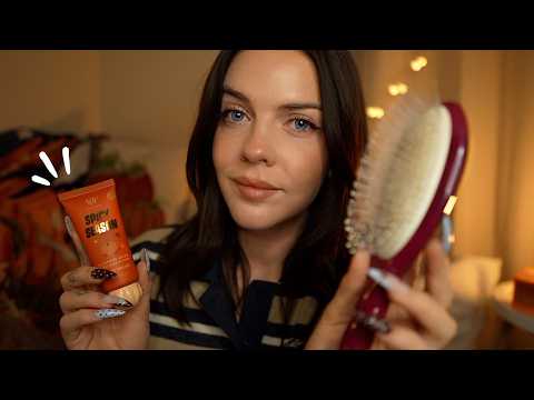 ASMR - Soirée cosy d’automne 🍂 Je prends soin de toi (skincare, hairbrushing, layered sounds)
