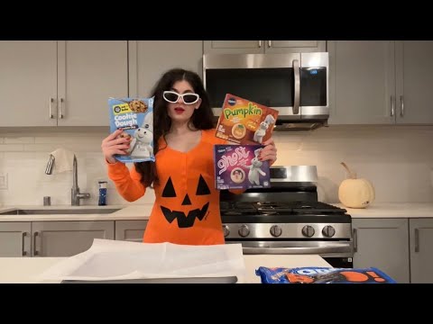 Bake Halloween Cookies with me!