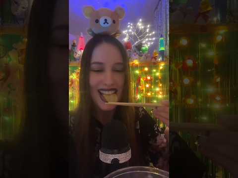 Eating ASMR quelque peu macabre 🥔😨 #asmr #humour #eatingasmr #chips #crunchy #crunchyasmr