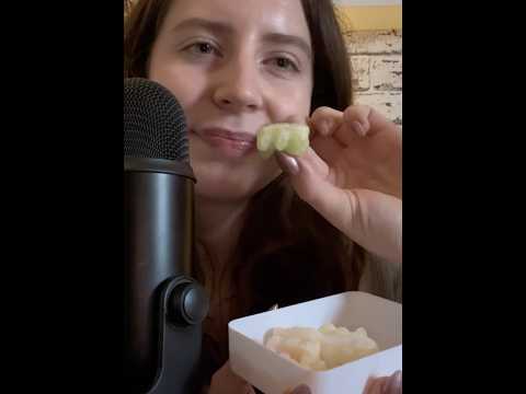 ASMR - Frozen Gummy Bears!!! 🧸#asmreatingsounds #frozengummybears #chewingsounds