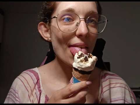 ASMR | Mukbang: Corneto de baunilha