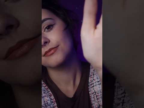Blink ❤️ ASMR to make you sleepy 😴 #relax #forsleep #triggersforsleep #visualasmr #handmovements