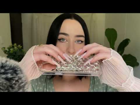 *one minute asmr* textured phone case scratching & tapping (no talking)