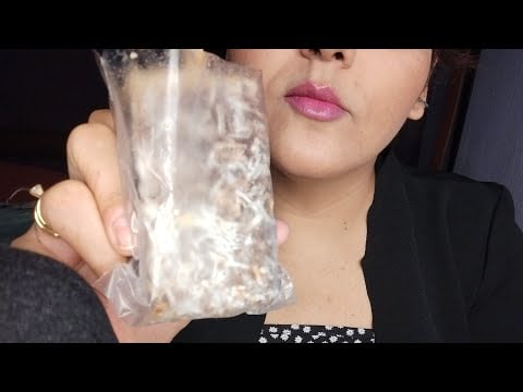 ASMR Comiendo paleta de helado de nuez