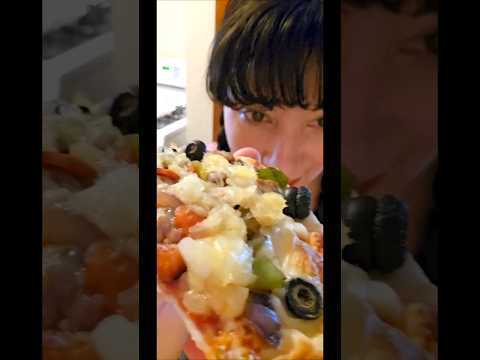 Pizza 🍕             party 💗