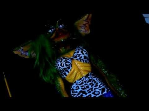 [ ASMR ] Massage the rubber and latex  Greta Gremlin