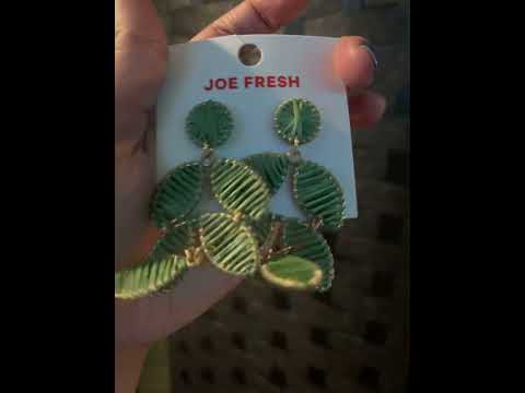 ~ asmr jewelry sounds ~ With some tongue clicking, Mouth Sounds, inaudible (Whisper)