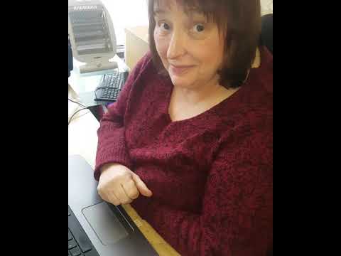Just a little something to make you laugh / smile ! Mummy123 does Tapping asmr!!