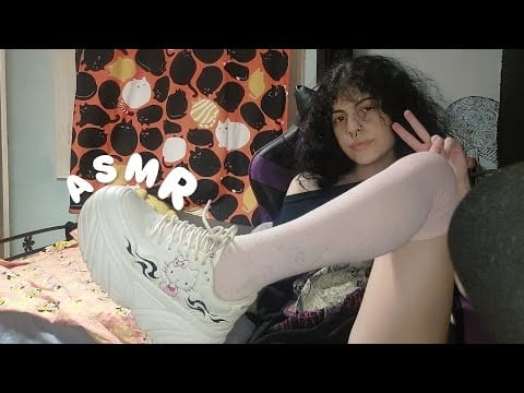 ASMR Vinted Haul | Shoe tapping, socks++ (whispered with mouth sounds) :3