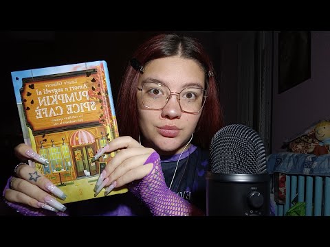 AMORI E SEGRETI al PUMPKIN SPICE CAFÈ (Tapping, Whispering, Mouth Sounds, Reading) 😴💜 | ASMR ITA