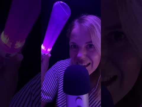 ASMR FR / Bâton lumineux pour faire le plein de frissons #asmrfr #asmr #shortsasmr