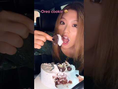 Do you ever just? #oreo #cake #dessert