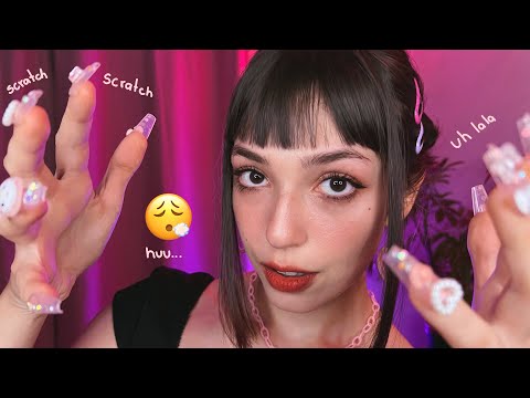 [ASMR] A MENINA COM UNHAS GRANDES MEXE NO SEU CABELO E NUCA