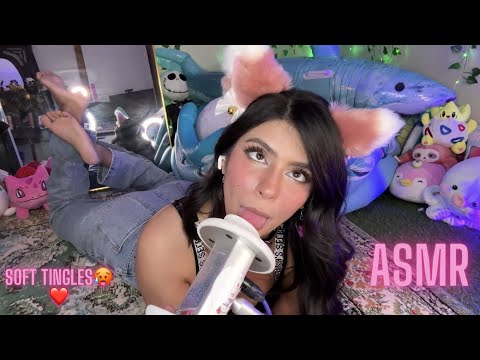 ASMR Kitty Girl 🐱❤️ SOFT EAR TINGLES NOMS & EYE ATTENTION & LICKS 👅 👀