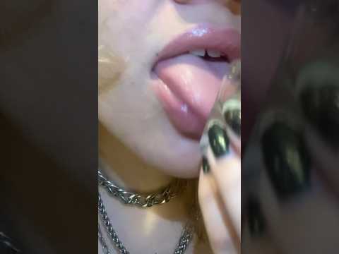 ASMR sons molhados #asmr #relax #handsounds #mouthsounds