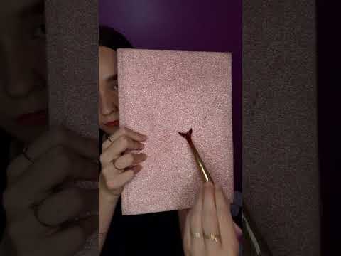 ASMR scratching no caderno