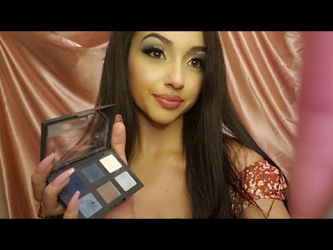 💙ASMR bestfriend does your blue eye shadow 💙 *soft spoken*