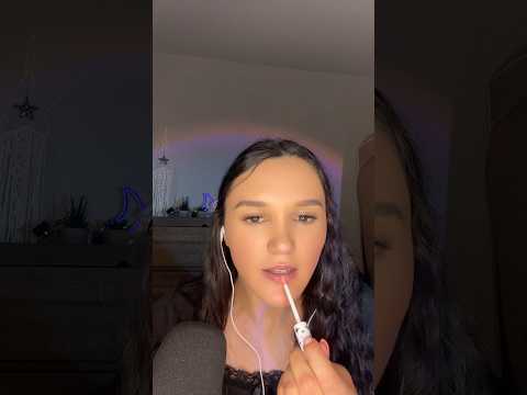 ASMR Lip gloss application❤️💋 #asmr #makeup #mouthwhisper #tapping #mouthsounds #lipgloss