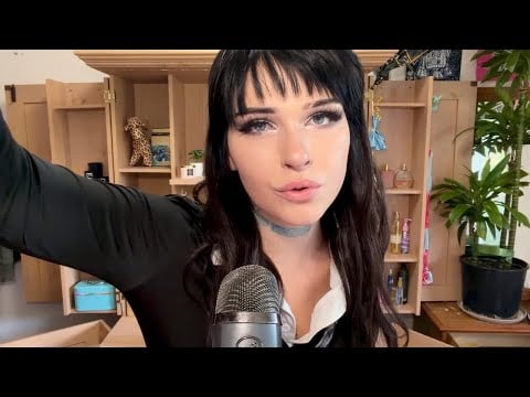 ASMR Close Up Whispers 💤🤤 - kissing sounds, mouth sounds) pt. 2