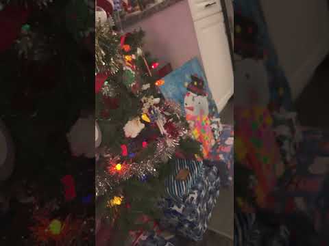 Tapping on Christmas presents ASMR