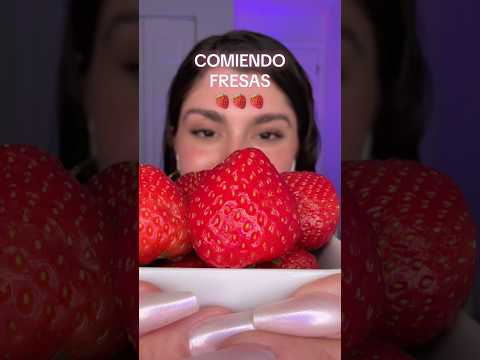 Comiendo Fresas 🍓 #asmr #shorts #asmrfood