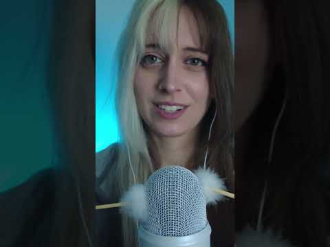 up or down? #asmr #fluffyasmr #scratchingasmr
