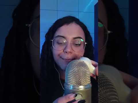 ASMR- Pincel no microfone e unha no microfone