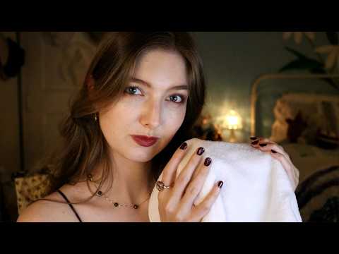 ASMR Unintelligible Whispers & Towel Sounds on 3dio